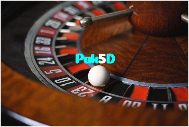 Pak5D casino presented on mobile device in Pakistan with slots and live games
